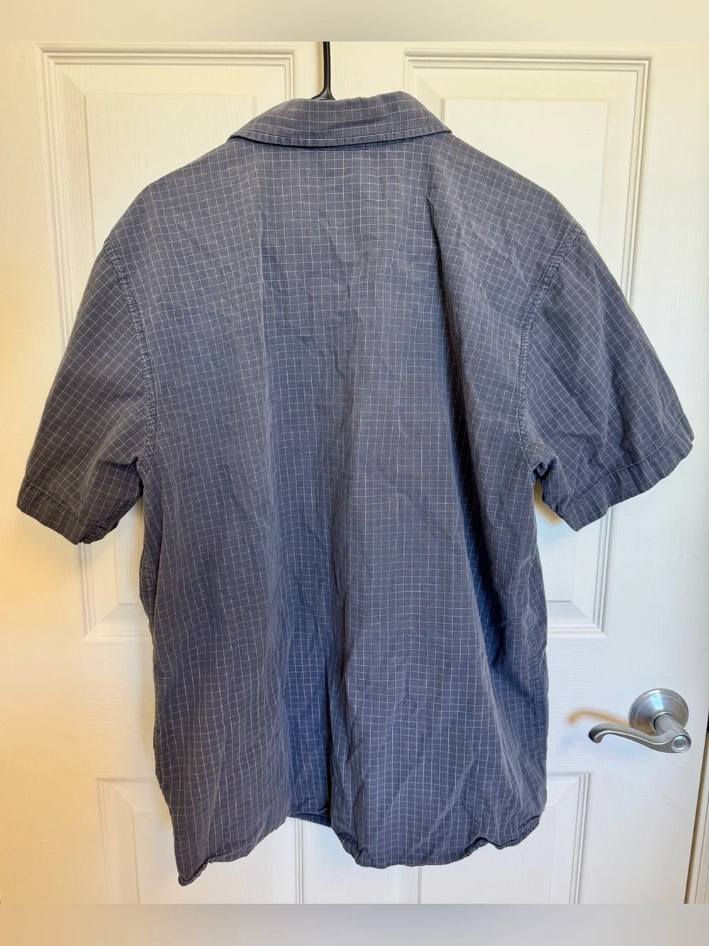 The North Face Men's Cotton Short-Sleeve Pocket Button-Down Shirt in Navy Grid